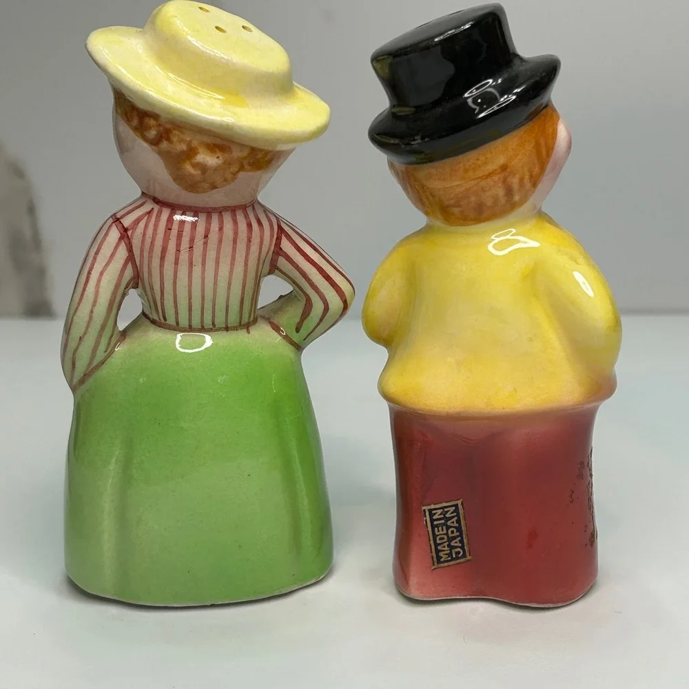 Vintage Victorian Couple Salt and Pepper Shakers Set Made in Japan Kitsch Retro